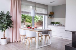 5 Advantages Of Roman Shades Over Roller Shades